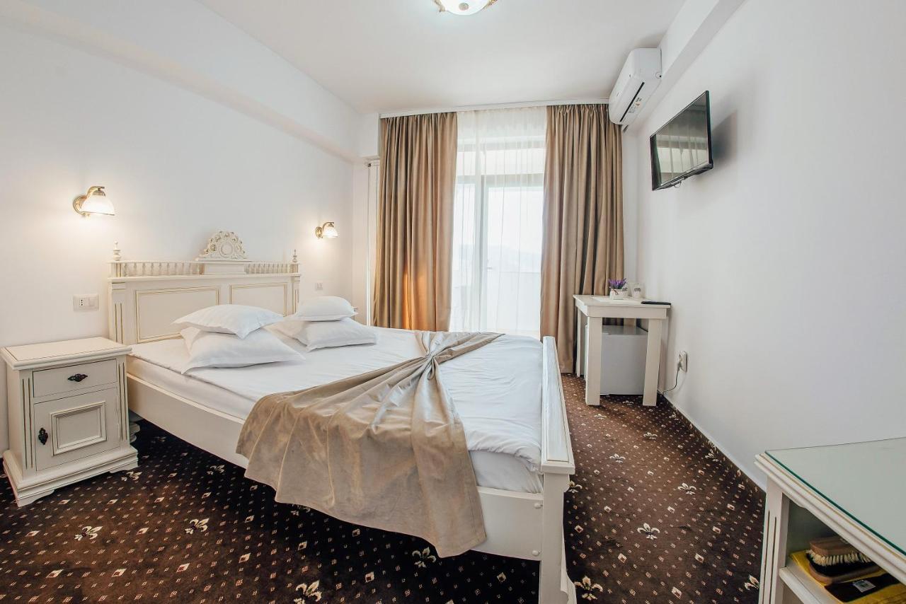 Pensión Elegance 4*