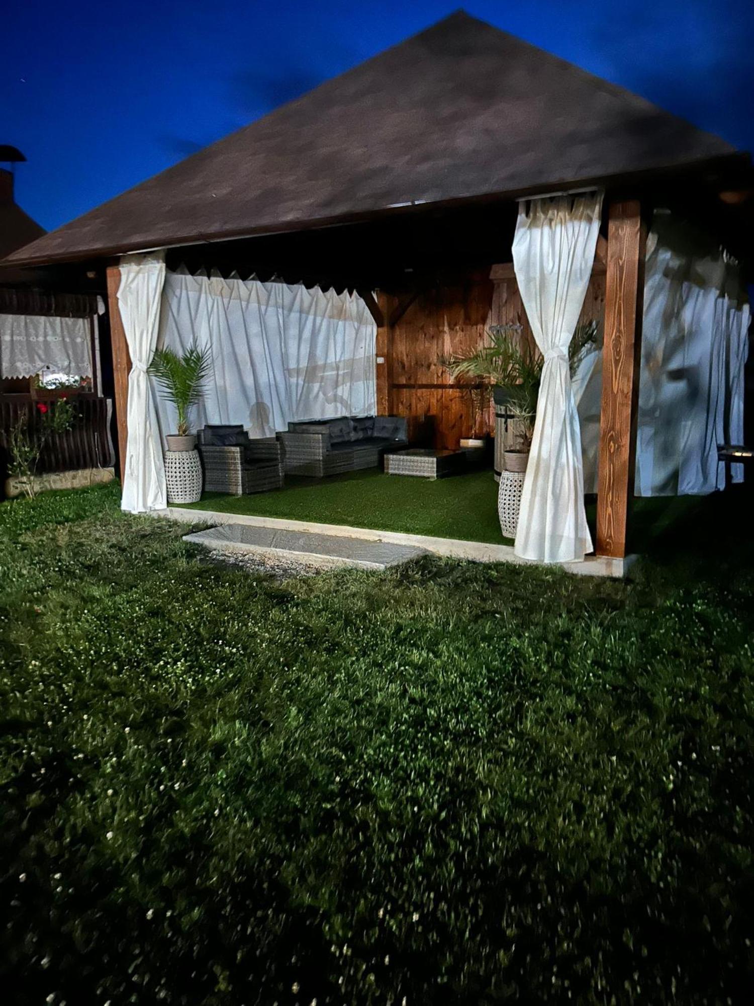 Elegance 4*